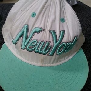 New York SZ med-lg $23+ free $8 gift bundle